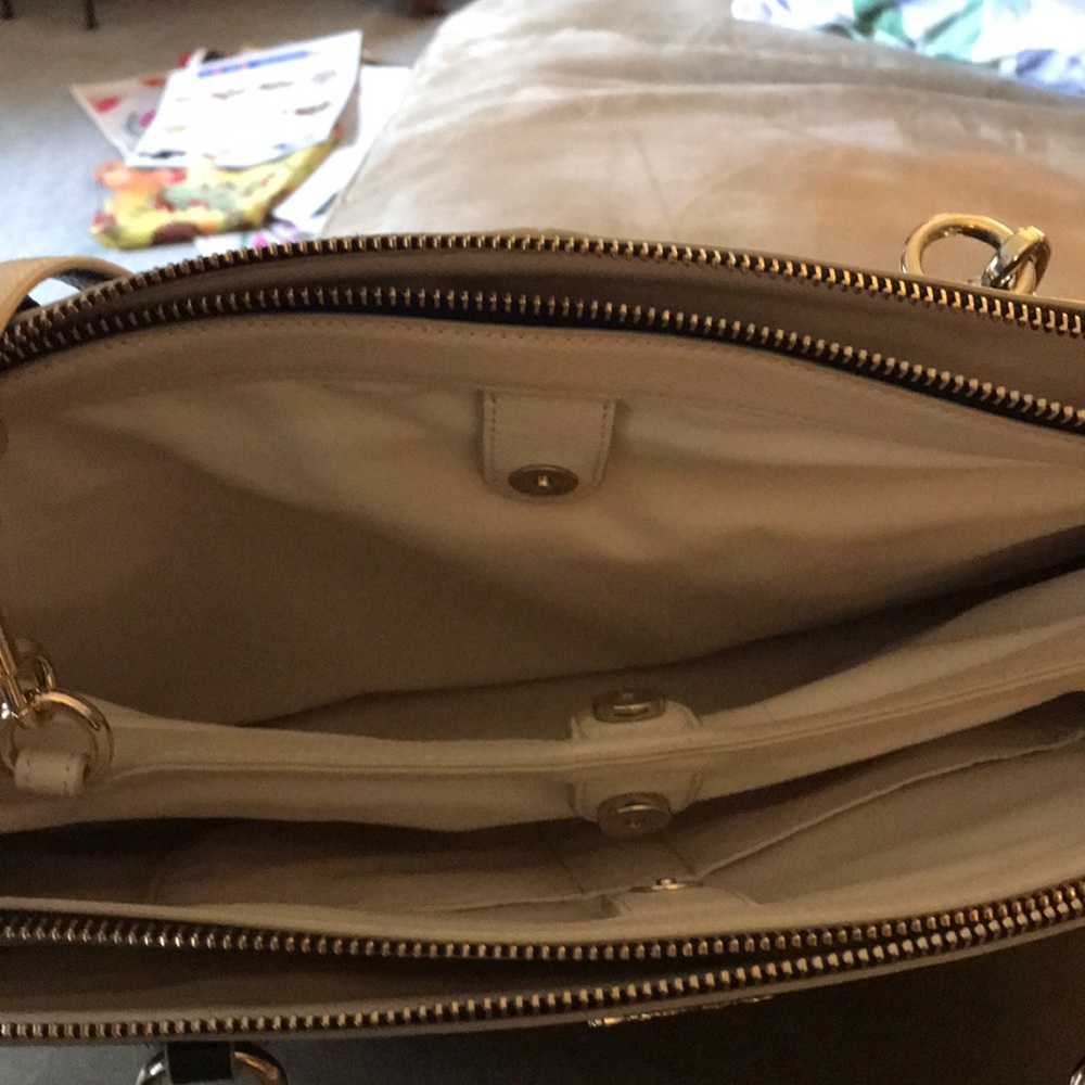 Coach handbags - Picture 3 of 4